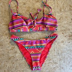 Billabongwomens colorful bikini set